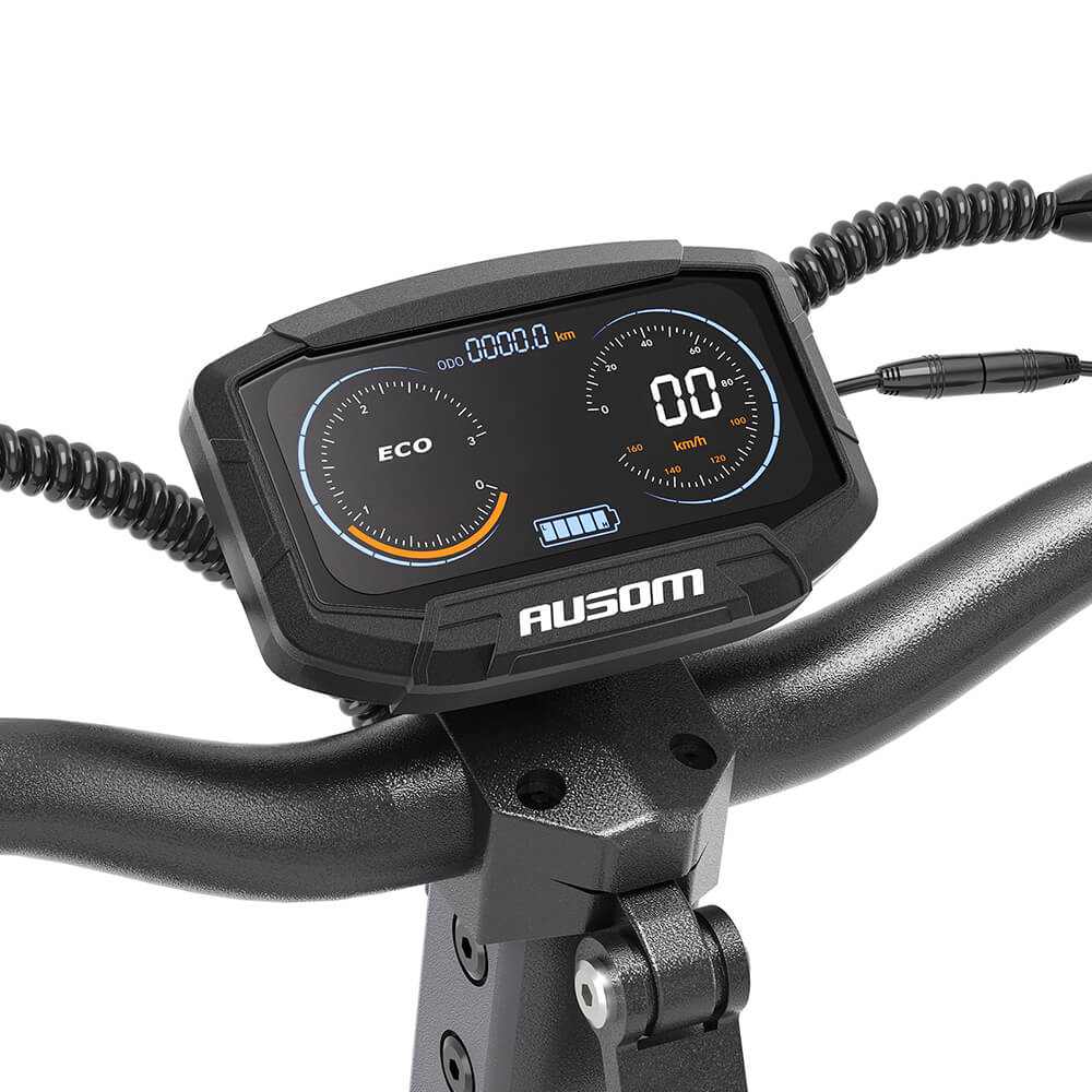 Close-up of Ausom L2 Max Trottinette électrique digital dashboard on black handlebars.